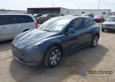 2022 Tesla Model Y Long Range Dual Motor All-Wheel Drive z USA, uszkodzony, nr VIN 7SAYGDEE5NF534259
